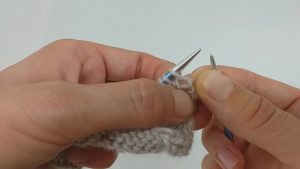 Casting off in knitting example