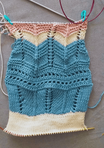 knit cropped chevron top - xs/s